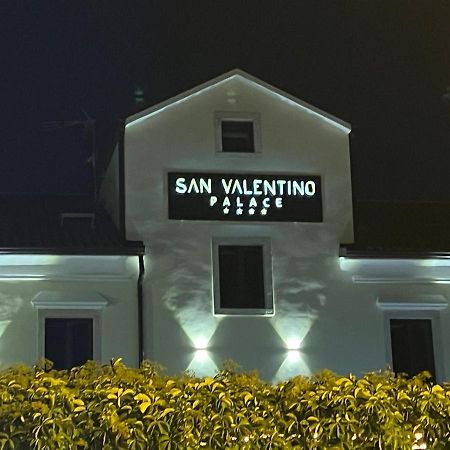 Hotel Palace San Valentino أوماغ المظهر الخارجي الصورة